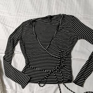Long sleeve crop top